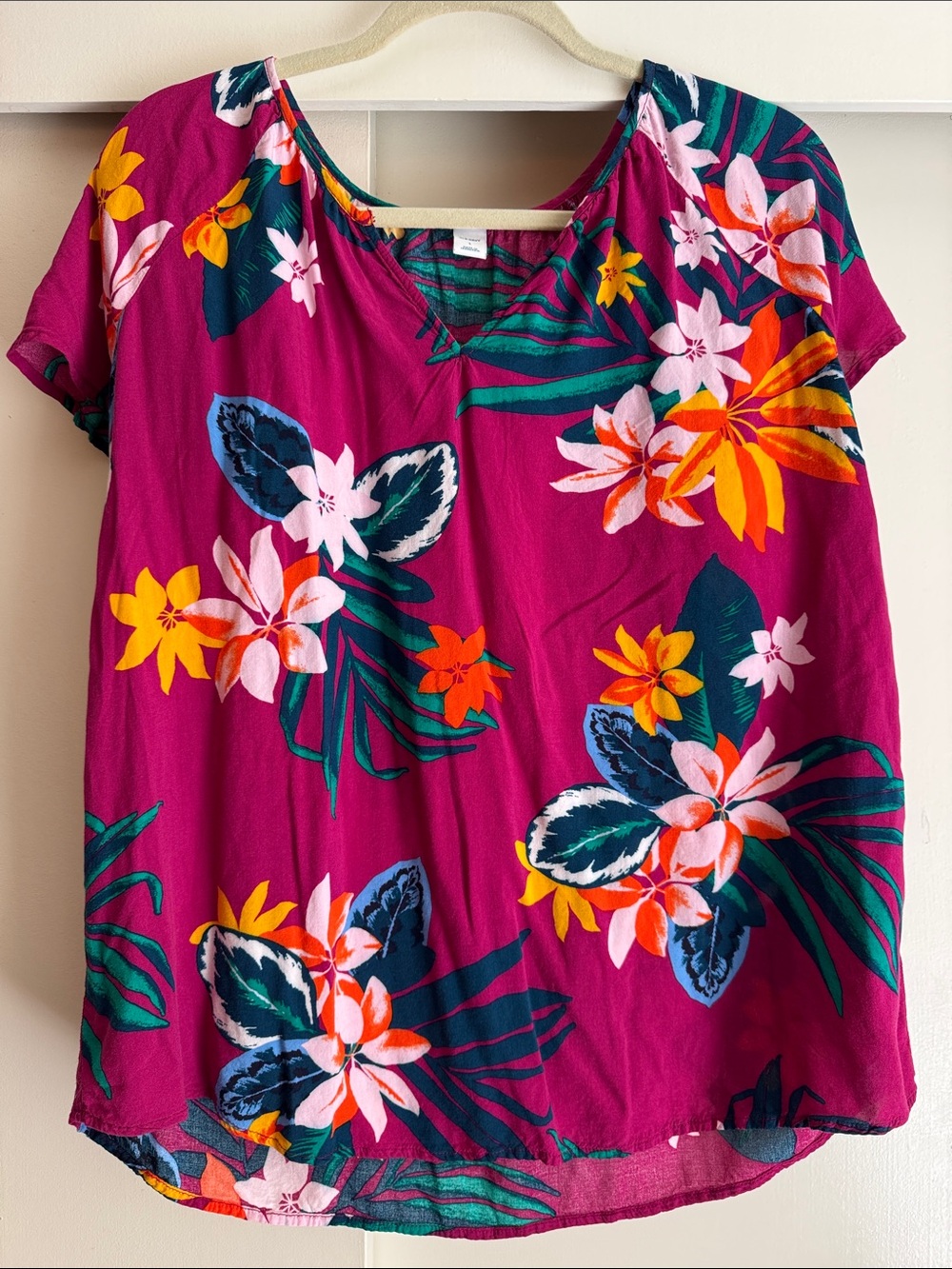Old Navy Magenta Tropical Floral V-Neck Blouse